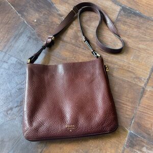Fossil Brown Pebbled Leather Crossbody Bag Gold Hardware Zip Detail